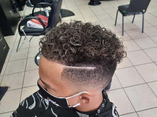 Beauty Salon «Kary Elys Hair Salon», reviews and photos, 111 N 6th St, Conroe, TX 77301, USA