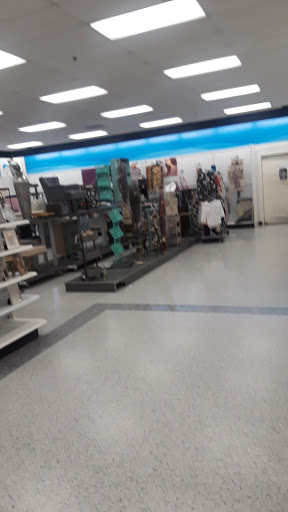 Clothing Store «Ross Dress for Less», reviews and photos, 1180 Stafford Market Pl, Stafford, VA 22556, USA