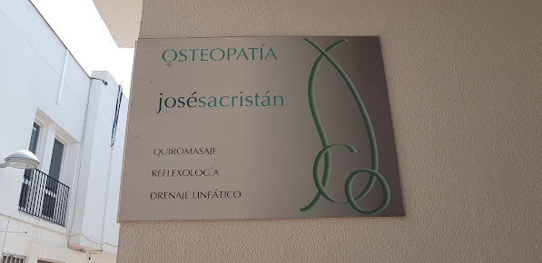 imagen de masajista Osteopata Sitges José Sacristán