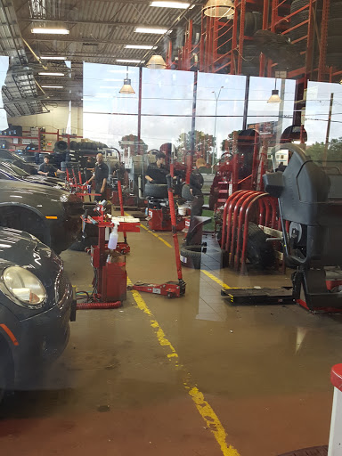 Tire Shop «Discount Tire Store - Round Rock, TX», reviews and photos, 3115 S Interstate 35, Round Rock, TX 78664, USA
