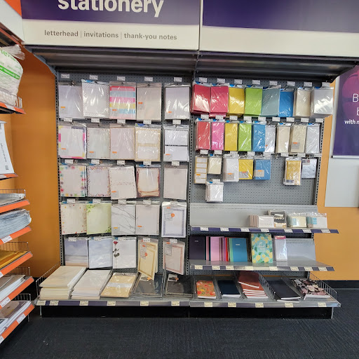 Print Shop «FedEx Office Print & Ship Center», reviews and photos, 393 W Shaw Ave a, Clovis, CA 93612, USA