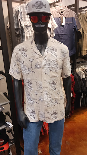 Motorcycle Dealer «Hideout Harley-Davidson», reviews and photos