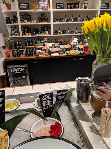 Cosmetics Store «Lush Cosmetics», reviews and photos, 3066 M St NW, Washington, DC 20007, USA