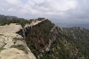 Panjpeer Rocks image