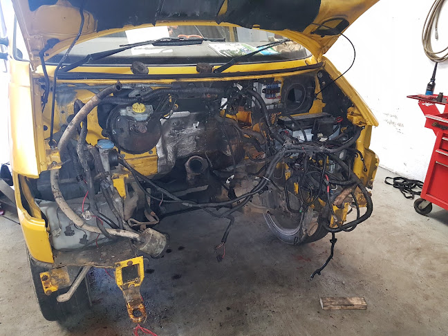 Lee's Garage - Auto repair shop