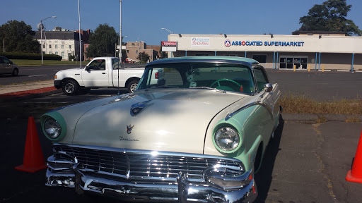 Auto Parts Store «NAPA Auto Parts - Bristol Auto Parts Inc», reviews and photos, 65 Memorial Blvd, Bristol, CT 06010, USA