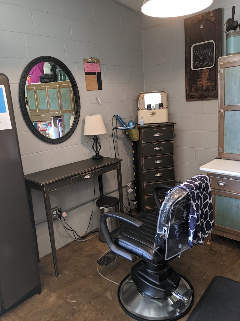 Salon Bella 67110