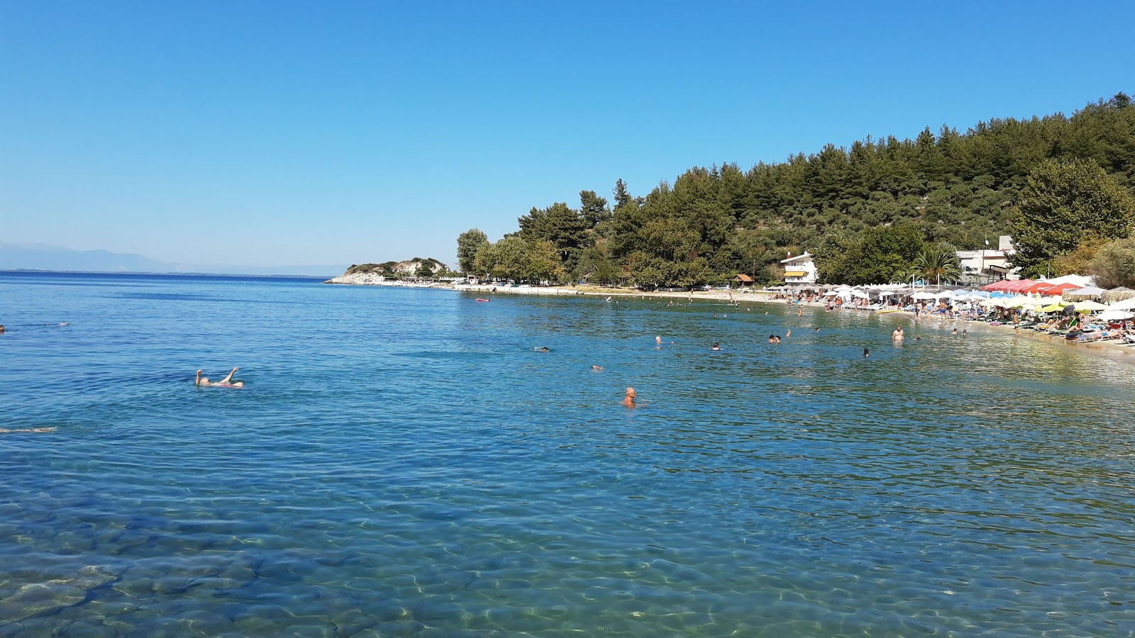 Φωτογραφία του Ftapodi beach με ευρύχωρος κόλπος