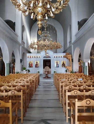 Opinii despre Ιερός Ναός Αγίων Κωνσταντίνου και Ελένης în 'Αγιος Δημήτριος - Εκκλησία