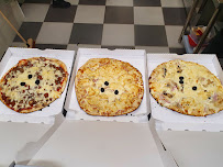 Plats et boissons du Pizzeria Halt'o pizz à Cappelle-Brouck - n°2