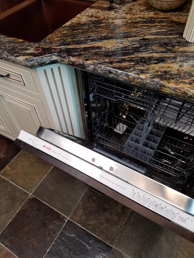 Cabinet Maker «Canyon Creek Cabinet Company», reviews and photos, 16726 Tye St SE, Monroe, WA 98272, USA