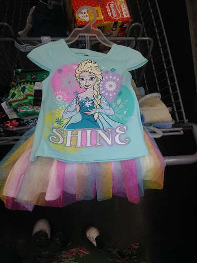 Shopping Mall «Lakeshore Crossing Shopping Center», reviews and photos, 410 Shallowford Rd, Gainesville, GA 30504, USA