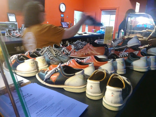 Bowling Alley «Brunswick Zone Lowell Lanes», reviews and photos, 647 Pawtucket Blvd, Lowell, MA 01854, USA