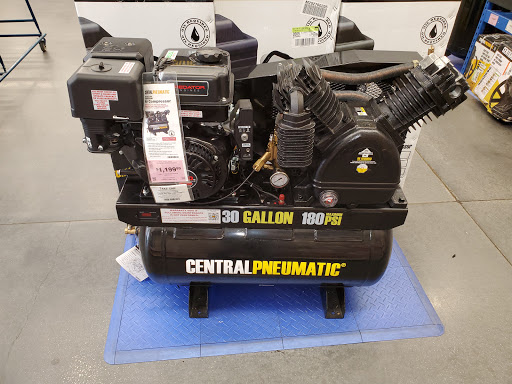 Hardware Store «Harbor Freight Tools», reviews and photos, 1317 E Osceola Pkwy, Kissimmee, FL 34744, USA