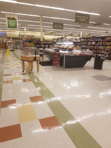 Grocery Store «Family Fare Supermarket», reviews and photos, 56151 M 51 S, Dowagiac, MI 49047, USA