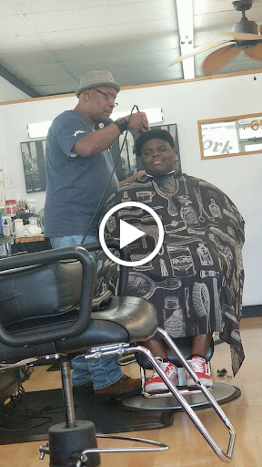 Barber Shop «New York Style Barber Shop», reviews and photos, 656 Beal Pkwy NW # A, Fort Walton Beach, FL 32547, USA
