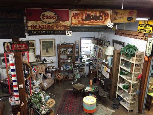 Antique Furniture Store «Old American Barn», reviews and photos, 107 Martinsburg Ave, Gordonsville, VA 22942, USA