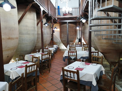 Restaurante La Bodega del Cacho - C. Eugenio Cimadevilla, 16, 13580 Almodóvar del Campo, Ciudad Real, Spain