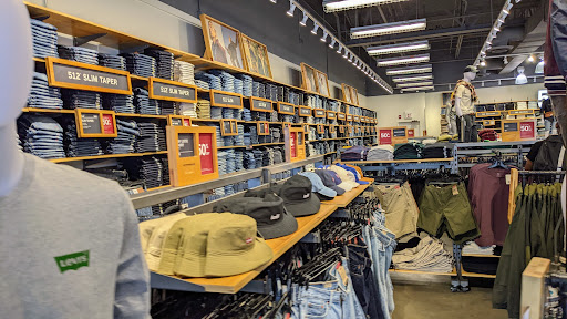 Outlet Mall «Tanger Outlet Locust Grove», reviews and photos, 1000 Tanger Dr, Locust Grove, GA 30248, USA