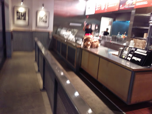 Mexican Restaurant «Chipotle Mexican Grill», reviews and photos, 17250 Southcenter Pkwy #108, Tukwila, WA 98188, USA