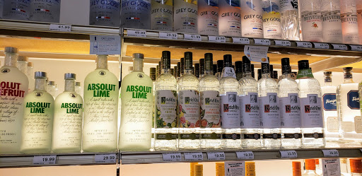 Liquor Store «Olde Crabapple Bottle Shop», reviews and photos, 12280 Houze Rd, Alpharetta, GA 30004, USA