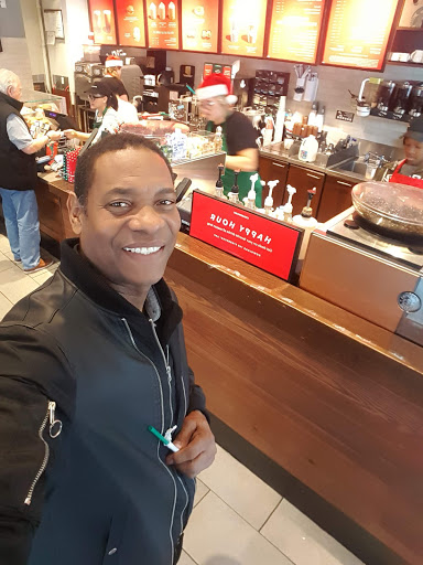 Coffee Shop «Starbucks», reviews and photos, 796 5th Ave S, Naples, FL 34102, USA