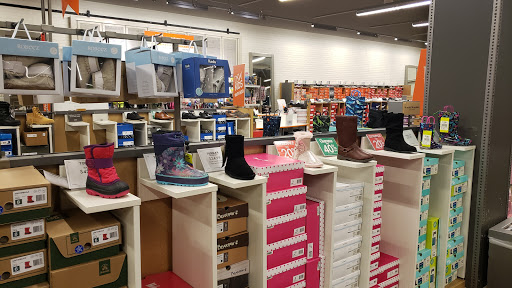 Shoe Store «DSW Designer Shoe Warehouse», reviews and photos, 23171 W Outer Dr, Allen Park, MI 48101, USA