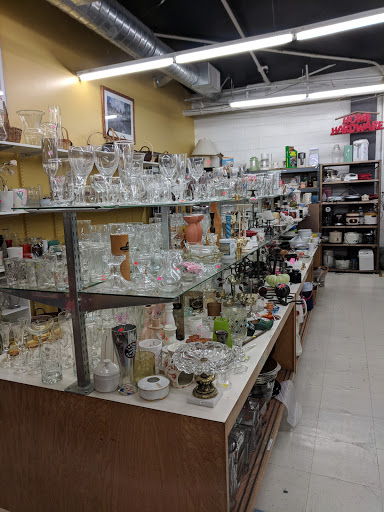 Thrift Store «Pick of the Litter Thrift Shop», reviews and photos, 1127 Chula Vista Ave, Burlingame, CA 94010, USA