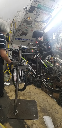 Bicycle Repair Shop «Westchester Bicycle Pro Shop», reviews and photos, 2611 Westchester Ave, Bronx, NY 10461, USA