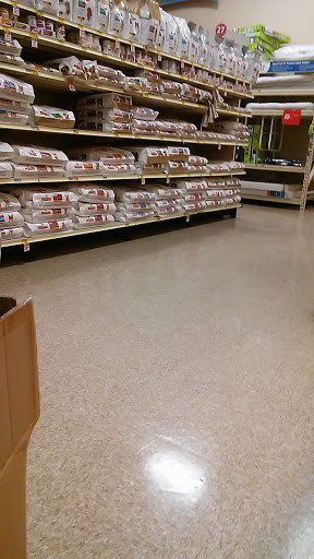 Pet Supply Store «PetSmart», reviews and photos, 5 Main St, East Hartford, CT 06118, USA