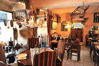 Atmosphère du Restaurant français Le Vieux Moulin à Le Plan-de-la-Tour - n°12