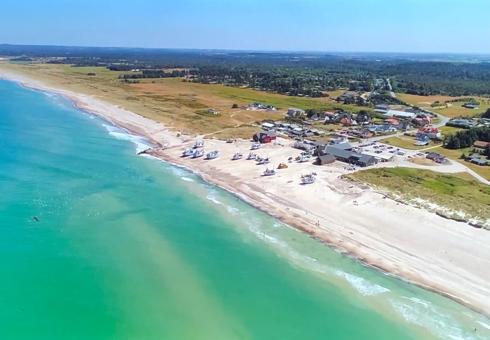 Foto van Thorup Beach met een ruime kustlijn