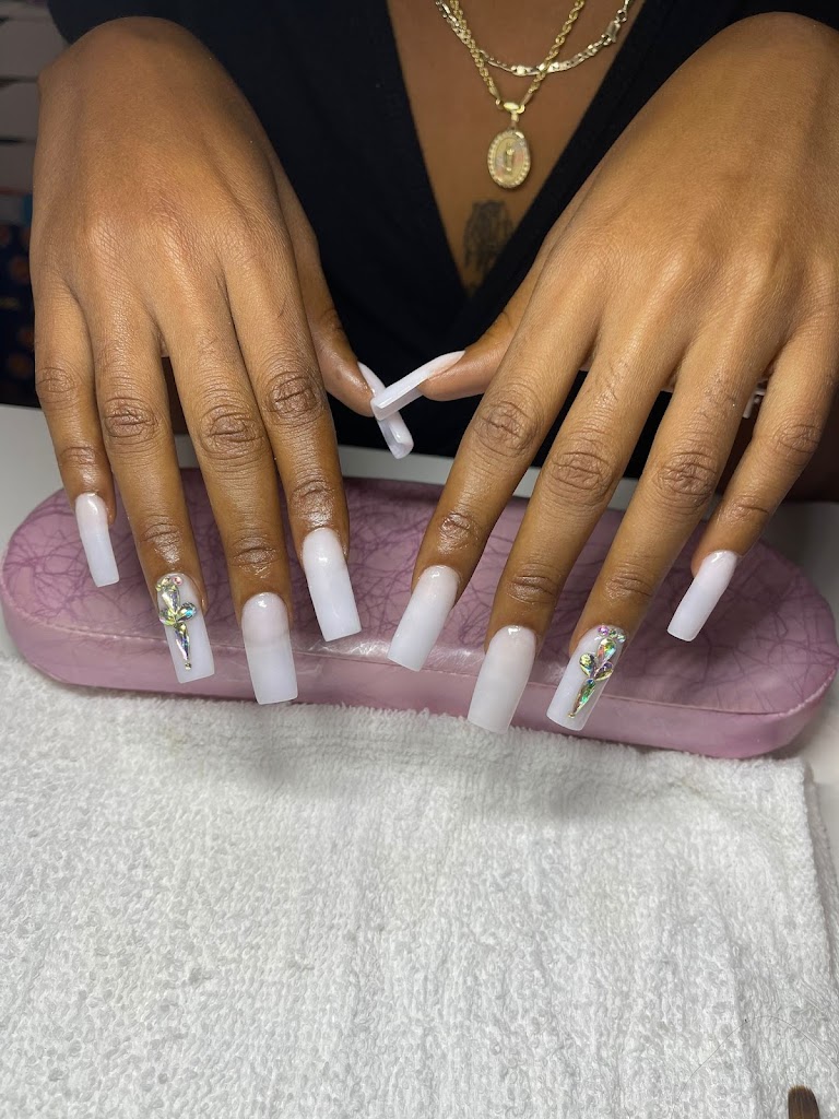 Premier nail bar 08104