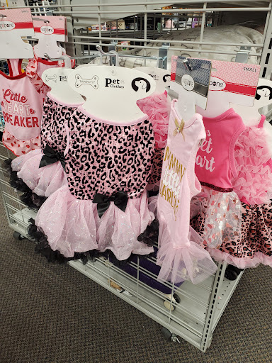 Clothing Store «Burlington Coat Factory», reviews and photos, 6900 Chestnut St, Gilroy, CA 95020, USA