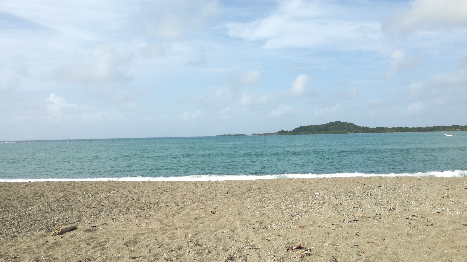 Φωτογραφία του Nombre Dios Beach με επίπεδο καθαριότητας αρκετά καθαρό