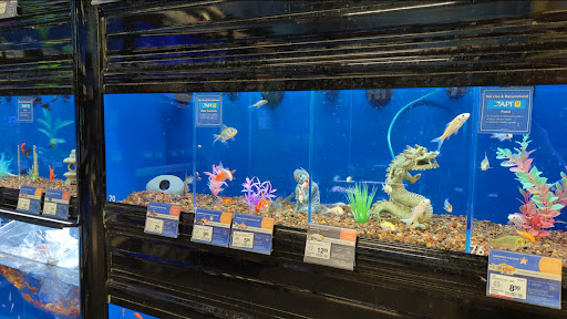 Pet Supply Store «PetSmart», reviews and photos, 805 S Seth Child Rd, Manhattan, KS 66502, USA