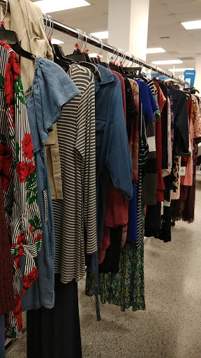 Clothing Store «Ross Dress for Less», reviews and photos, 8123 Cooper Creek Blvd, University Park, FL 34201, USA