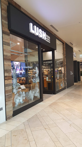 Cosmetics Store «Lush», reviews and photos, 140 University Town Center Dr, Sarasota, FL 34243, USA