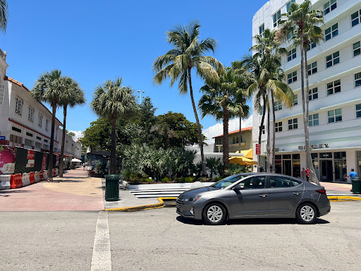Sunglasses Store «Oakley Store», reviews and photos, 603 Lincoln Rd #100, Miami Beach, FL 33139, USA