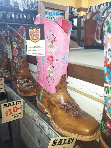 Stores to buy women's flat boots San Antonio