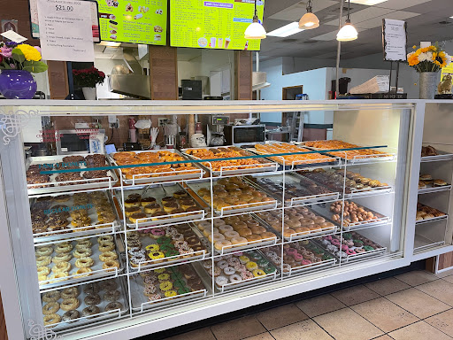 Donut Shop «Dona Queen Donut & Deli», reviews and photos, 2445 4th Ave S #114, Seattle, WA 98134, USA