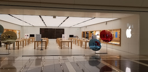 Computer Store «Apple Woodland», reviews and photos, 3195 28th St SE, Grand Rapids, MI 49512, USA