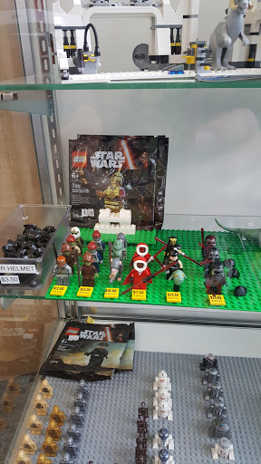 Toy Store «Bricks & Minifigs Portland», reviews and photos, 3040 NE Sandy Blvd, Portland, OR 97232, USA