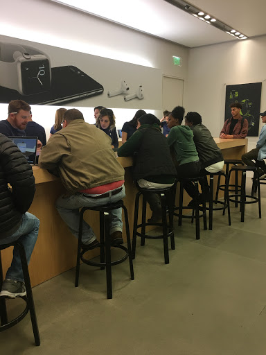 Computer Store «Apple Smith Haven», reviews and photos, 518 Smith Haven Mall, Lake Grove, NY 11755, USA