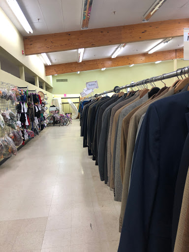 Thrift Store «MAJ-R Thrift & Discount», reviews and photos, 7506 Raytown Rd, Raytown, MO 64138, USA