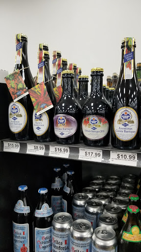 Liquor Store «Amity Wine & Spirit Co», reviews and photos, 95 Amity Rd, New Haven, CT 06515, USA