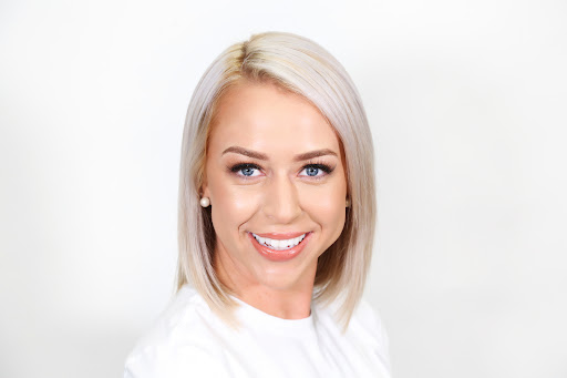 Hair Salon «Robert of Philadelphia Hair Design Downtown», reviews and photos, 440 Bayfront Pl, Naples, FL 34102, USA