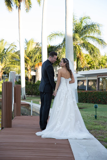 Bridal Shop «Lauderdale Bride - Upscale & Intimate Bridal Boutique in the heart of Fort Lauderdale», reviews and photos, 4130 N Federal Hwy, Fort Lauderdale, FL 33308, USA