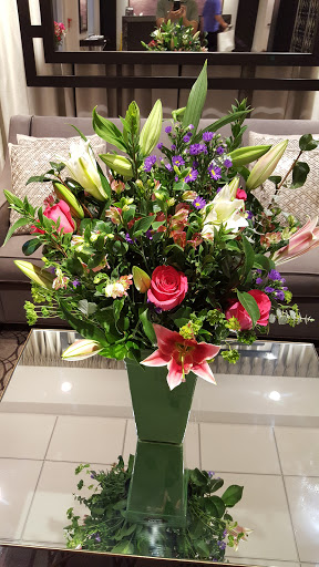 Florist «Glenview Florist / Flower Shop», reviews and photos, 1813 Waukegan Rd, Glenview, IL 60025, USA