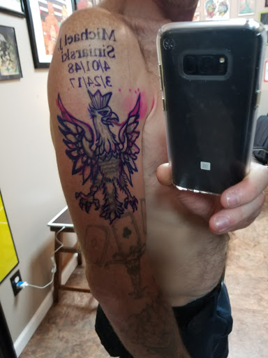 Tattoo Shop «Fenton Tattoo and Piercing», reviews and photos, 1001 N Leroy St, Fenton, MI 48430, USA